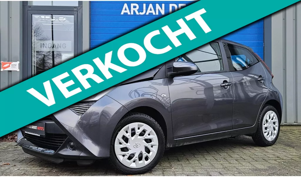 Toyota Aygo 1.0 VVT-i x-play 5Drs AUTOMAAT Airco Camera Carplay 46000KM!